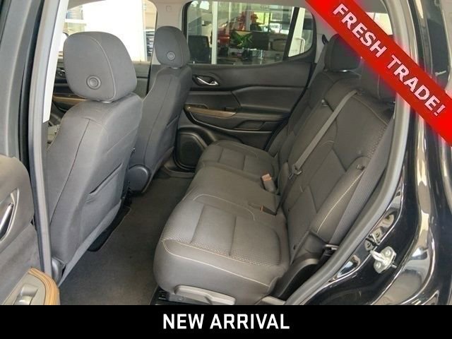 Certified 2022 GMC Acadia SLE w/ Driver Convenience Package image 9