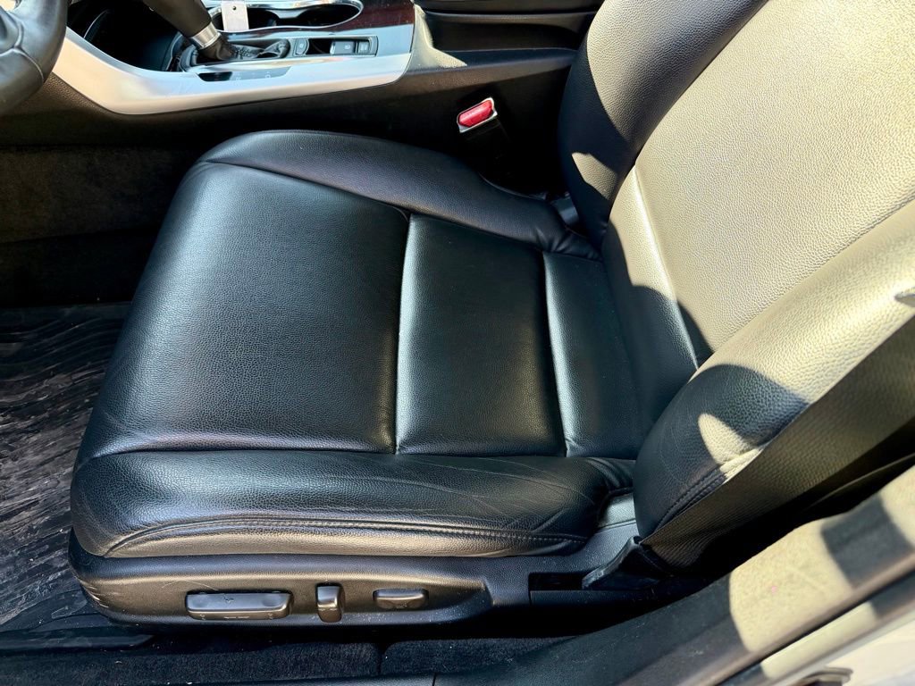 Used 2015 Acura TLX image 22