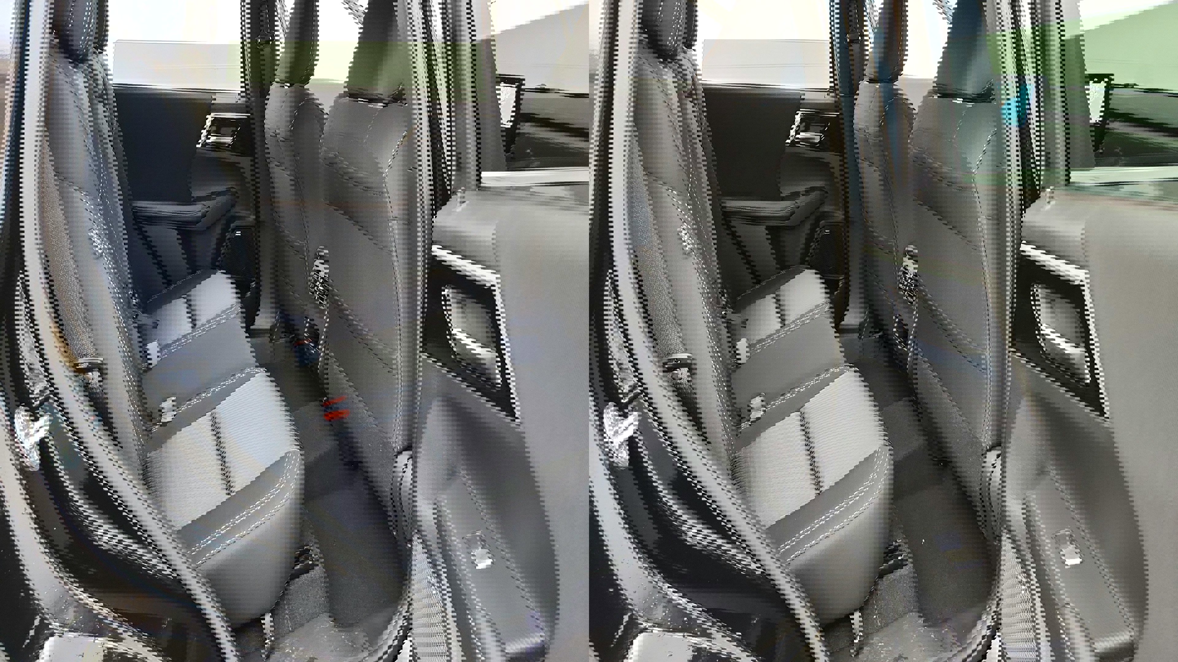 Used 2025 Mitsubishi Outlander ES image 28