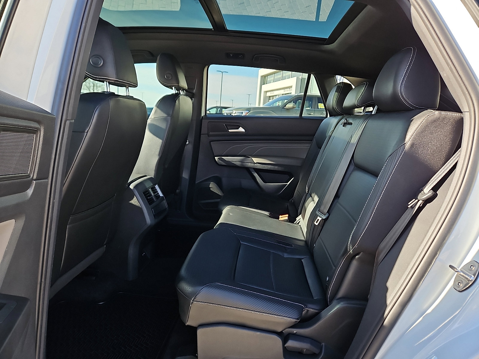 Certified 2022 Volkswagen Atlas Cross Sport SEL R-Line w/ Cross Sport MDO Package image 9