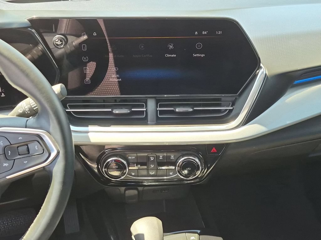 Used 2025 Chevrolet Trax LT w/ LT Convenience Package FWD image 19