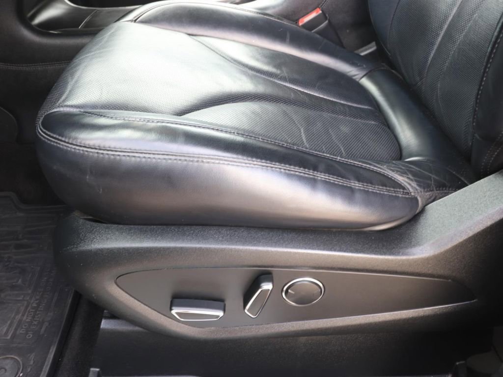 Used 2015 Lincoln MKC FWD w/ Equipment Group 102A Reserve image 17