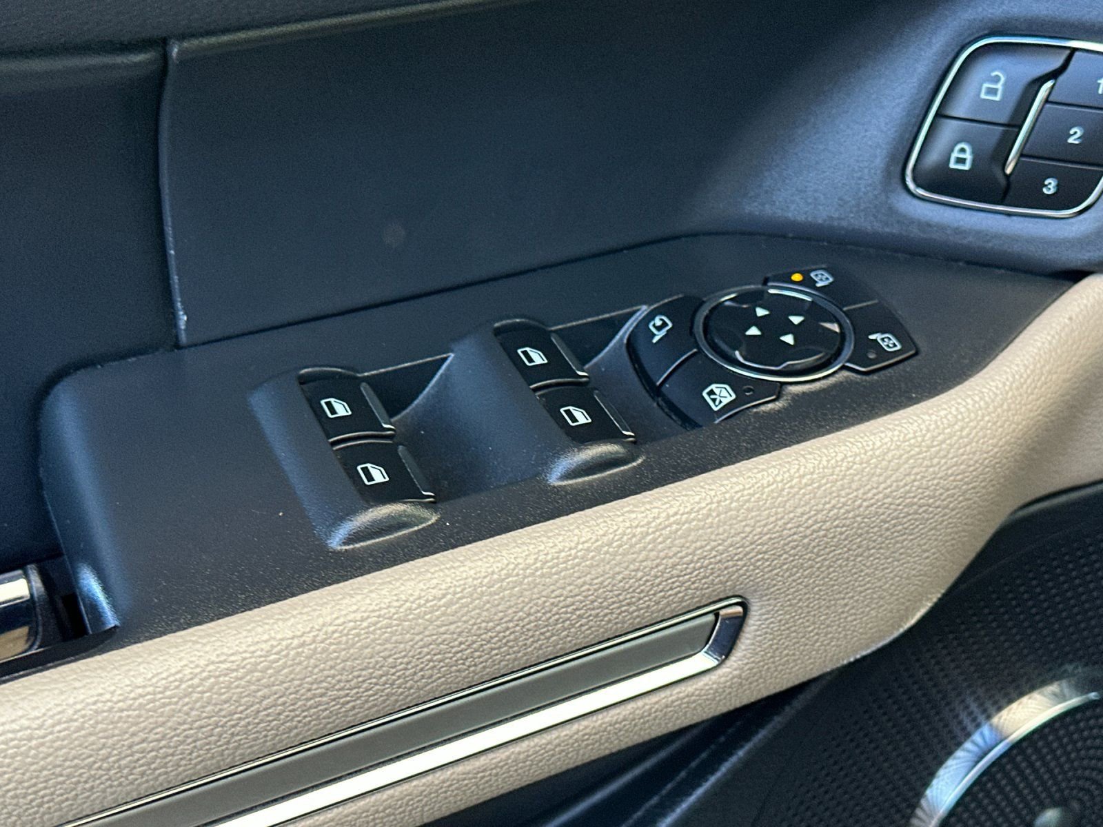 Used 2024 Ford Expedition Max Limited image 13