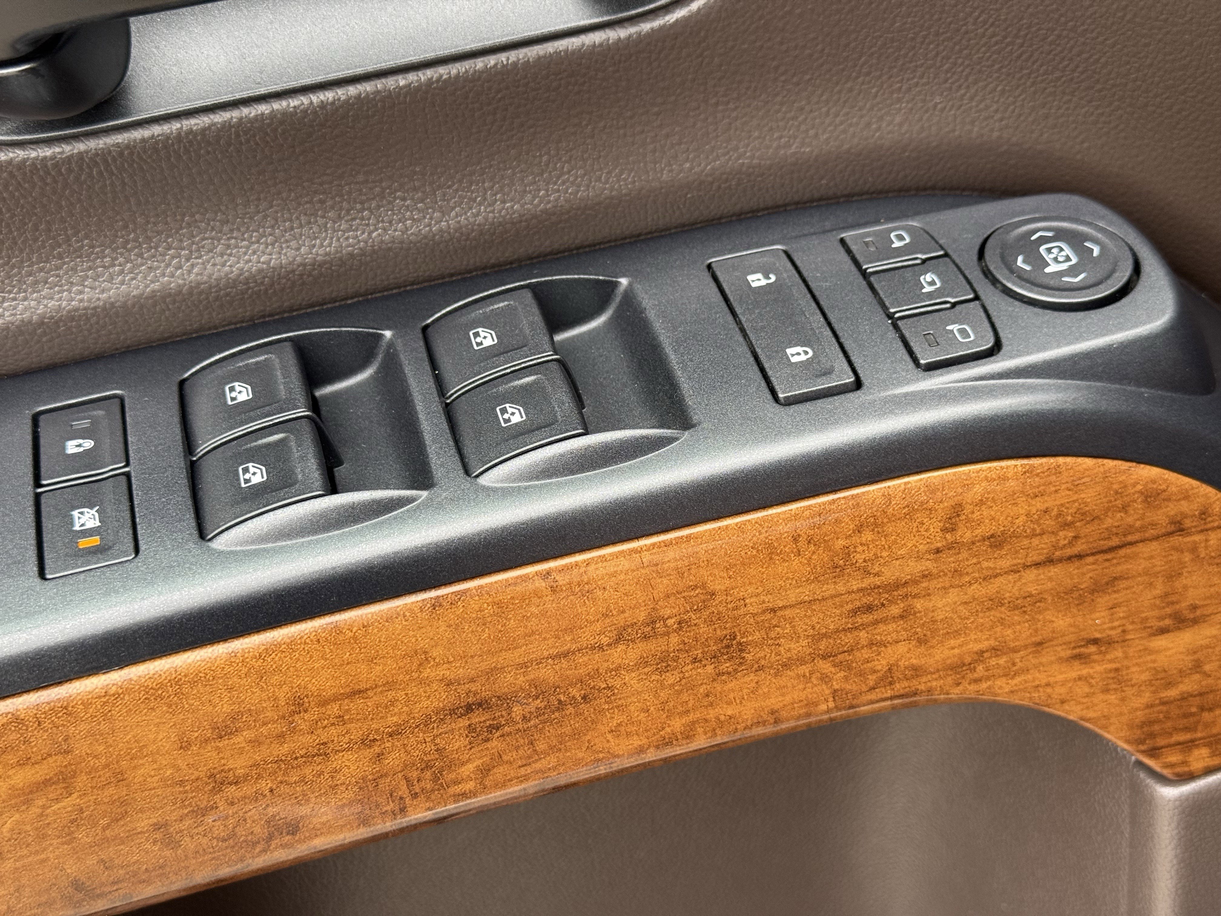 Used 2015 Chevrolet Silverado 1500 High Country w/ High Country Premium Package image 25