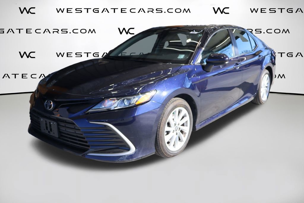 Used 2021 Toyota Camry LE image 1