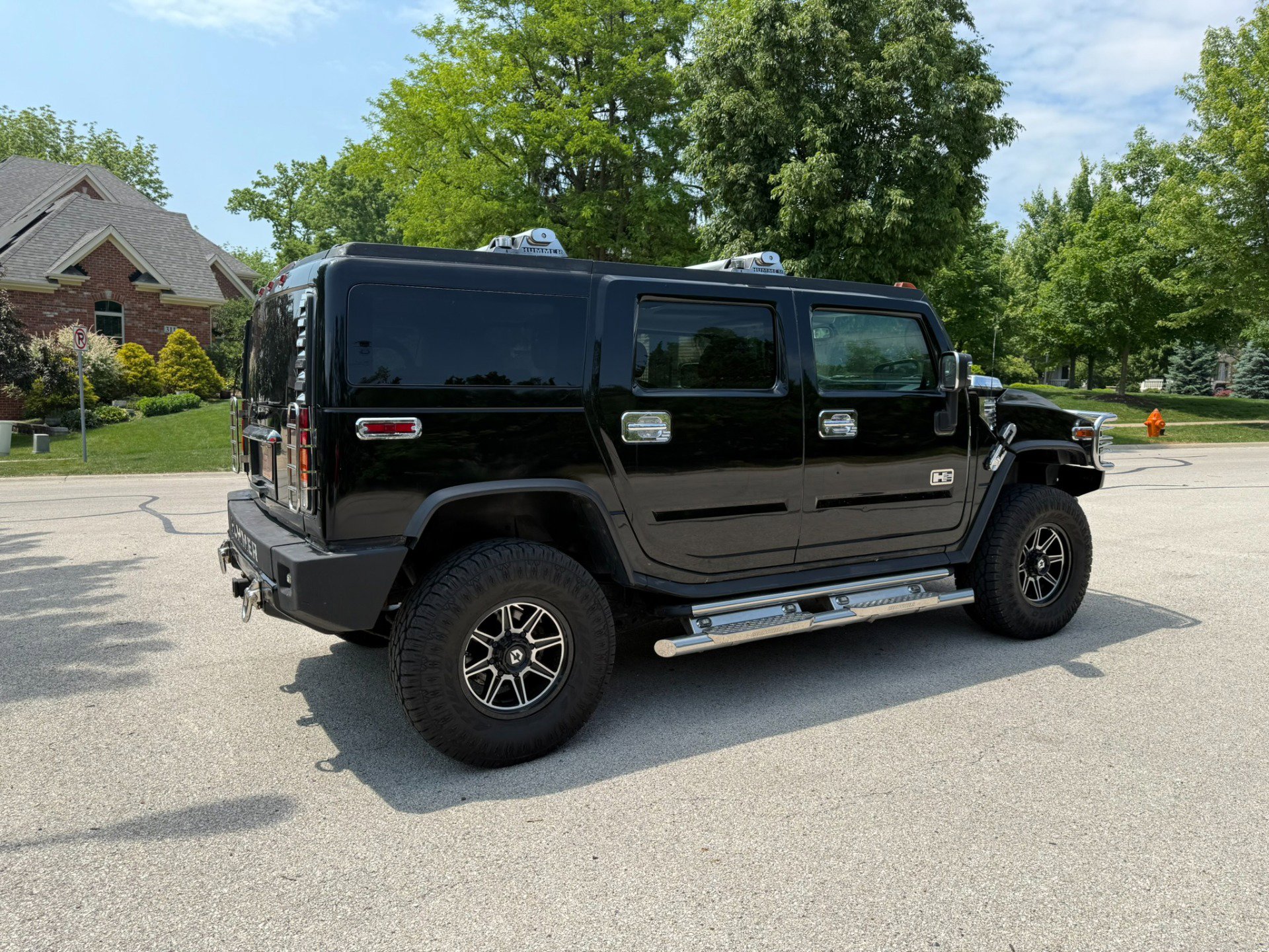 Used 2004 HUMMER H2 Luxury w/ Preferred Equipment Group image 3