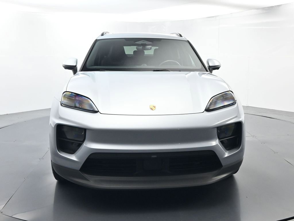 Certified 2025 Porsche Macan Electric RWD image 18