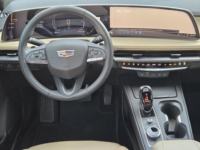 Used 2024 Cadillac XT4 Luxury w/ Cold Weather Package FWD image 29