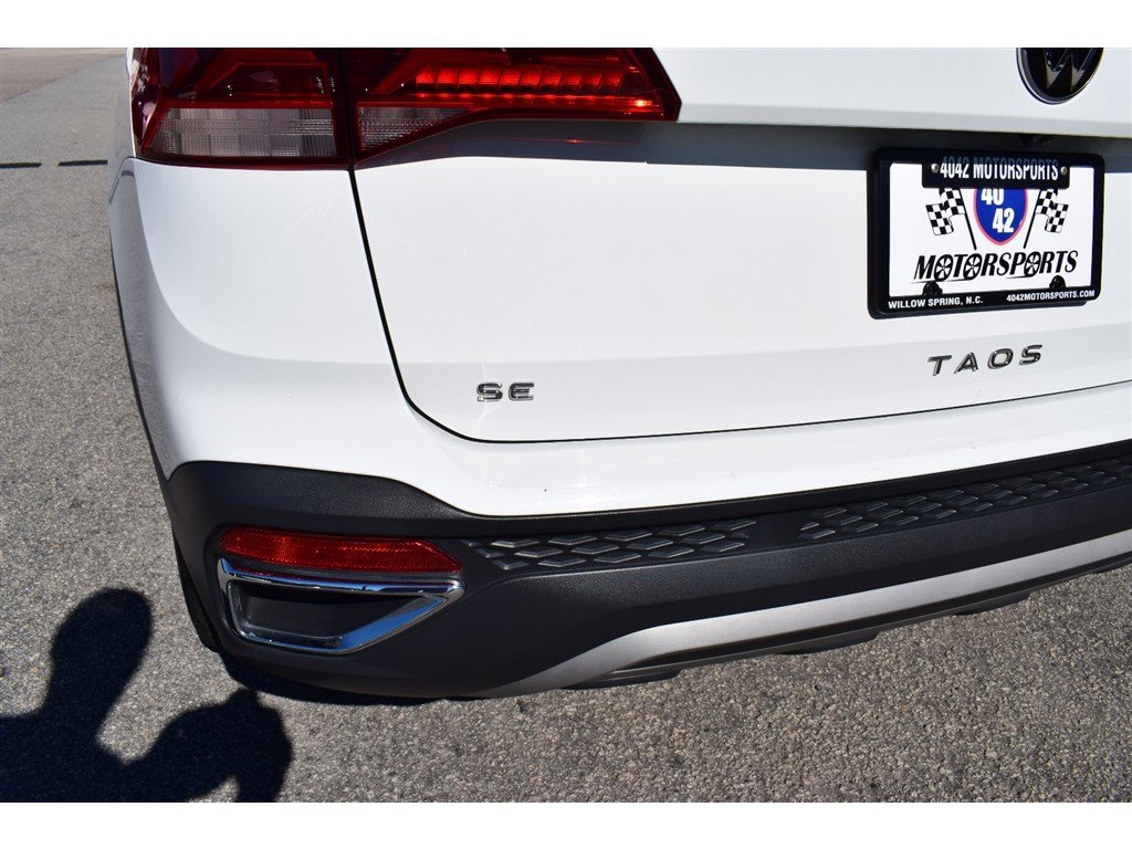 Used 2023 Volkswagen Taos SE w/ Panoramic Sunroof Package image 43