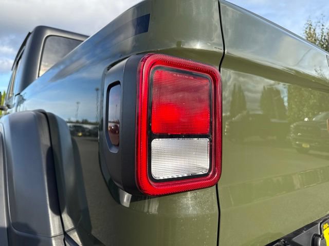 Used 2022 Jeep Gladiator Mojave w/ Trailer Tow Package AWD/4WD image 13