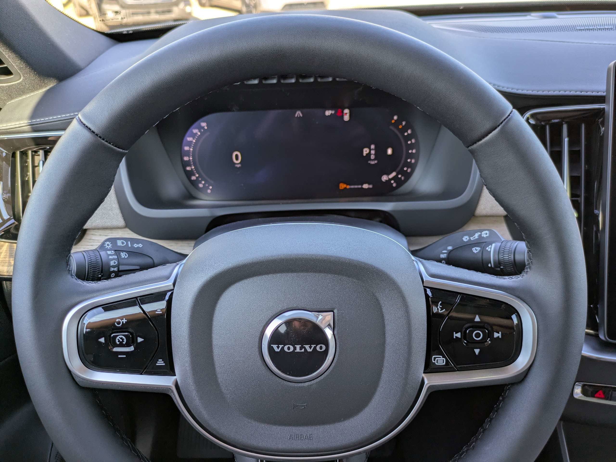 New 2026 Volvo XC90 B6 Plus w/ Protection Package Premier image 26