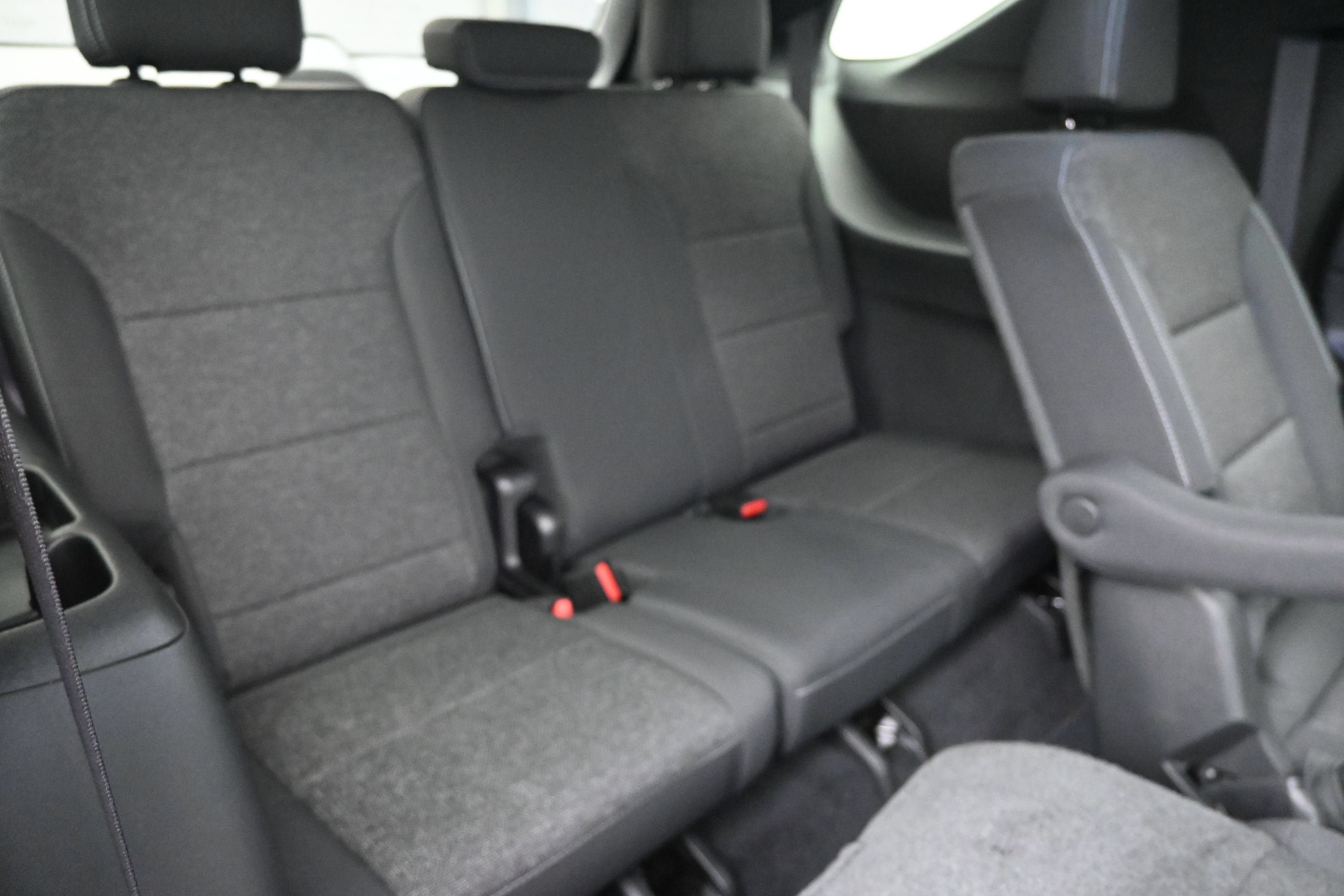 Certified 2025 Chevrolet Traverse LT FWD image 33