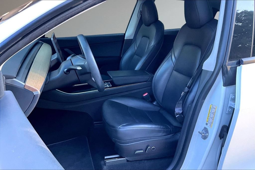 Used 2021 Tesla Model Y Long Range AWD/4WD image 20
