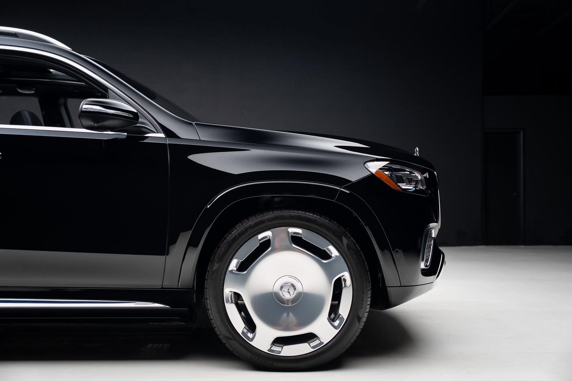 Used 2024 Mercedes-Benz Maybach GLS 600 4MATIC image 41