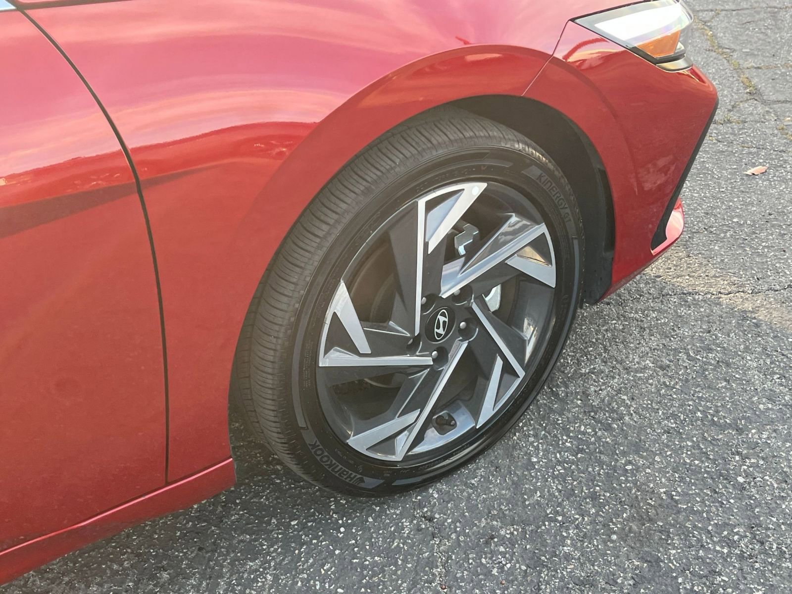 Used 2025 Hyundai Elantra Limited image 33