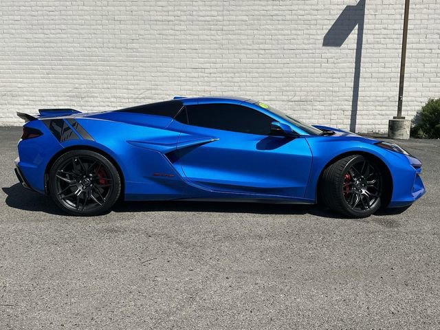 Used 2024 Chevrolet Corvette Z06 image 3