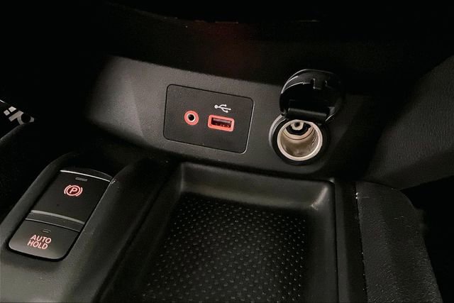 Used 2019 Nissan Rogue SV w/ Premium Package image 16