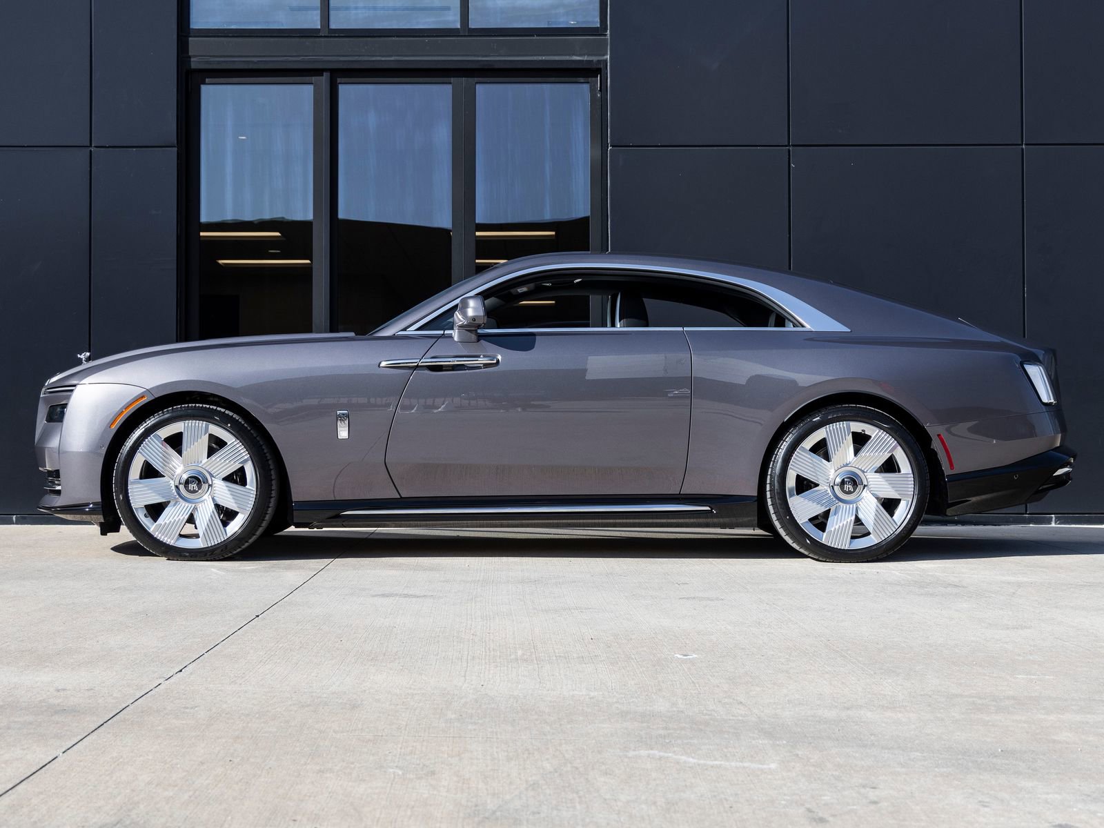 Certified 2025 Rolls-Royce Spectre image 3