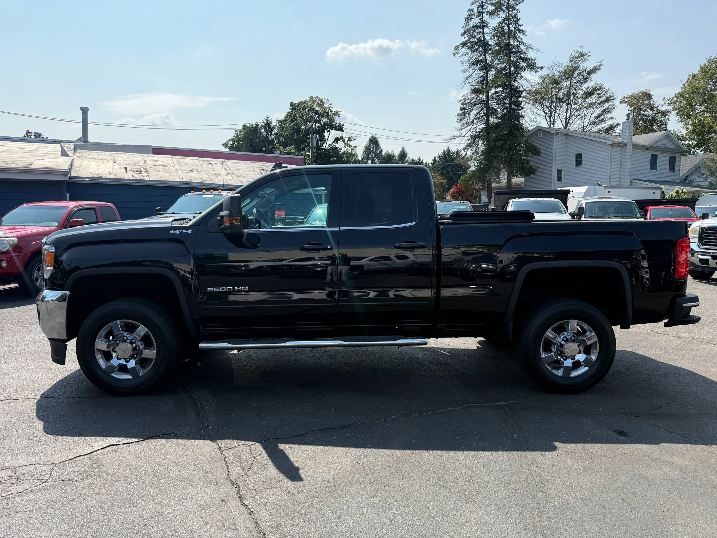 Used 2016 GMC Sierra 2500 SLE w/ SLE Preferred Package AWD/4WD image 10