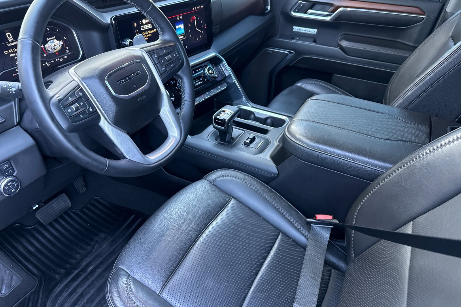 Used 2024 GMC Sierra 1500 Denali w/ Technology Package AWD/4WD image 11