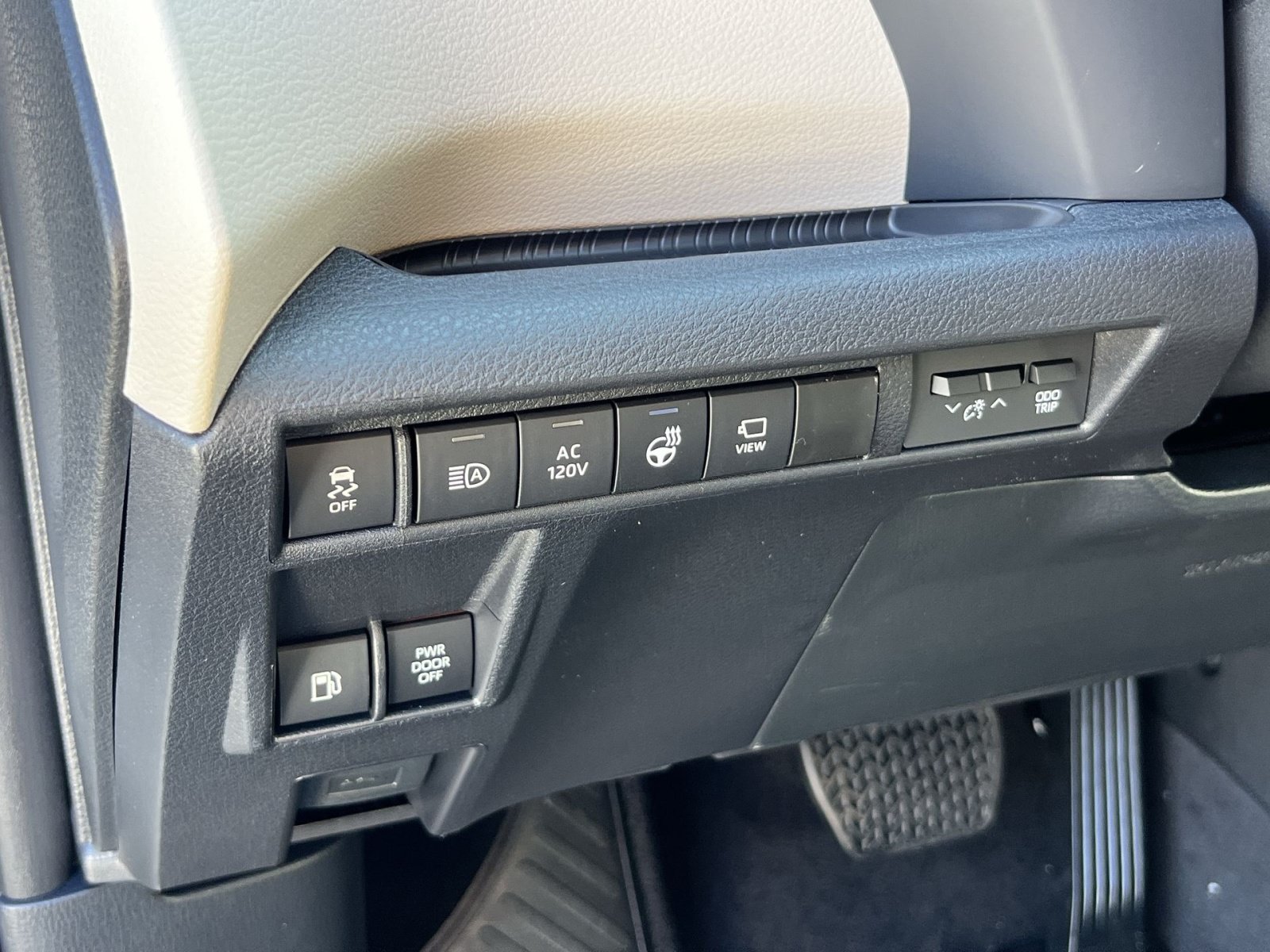 New 2026 Toyota Sienna Platinum AWD/4WD image 24