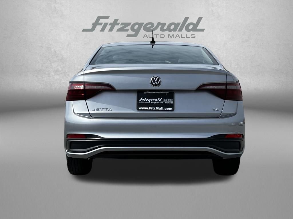 Used 2024 Volkswagen Jetta SE image 6