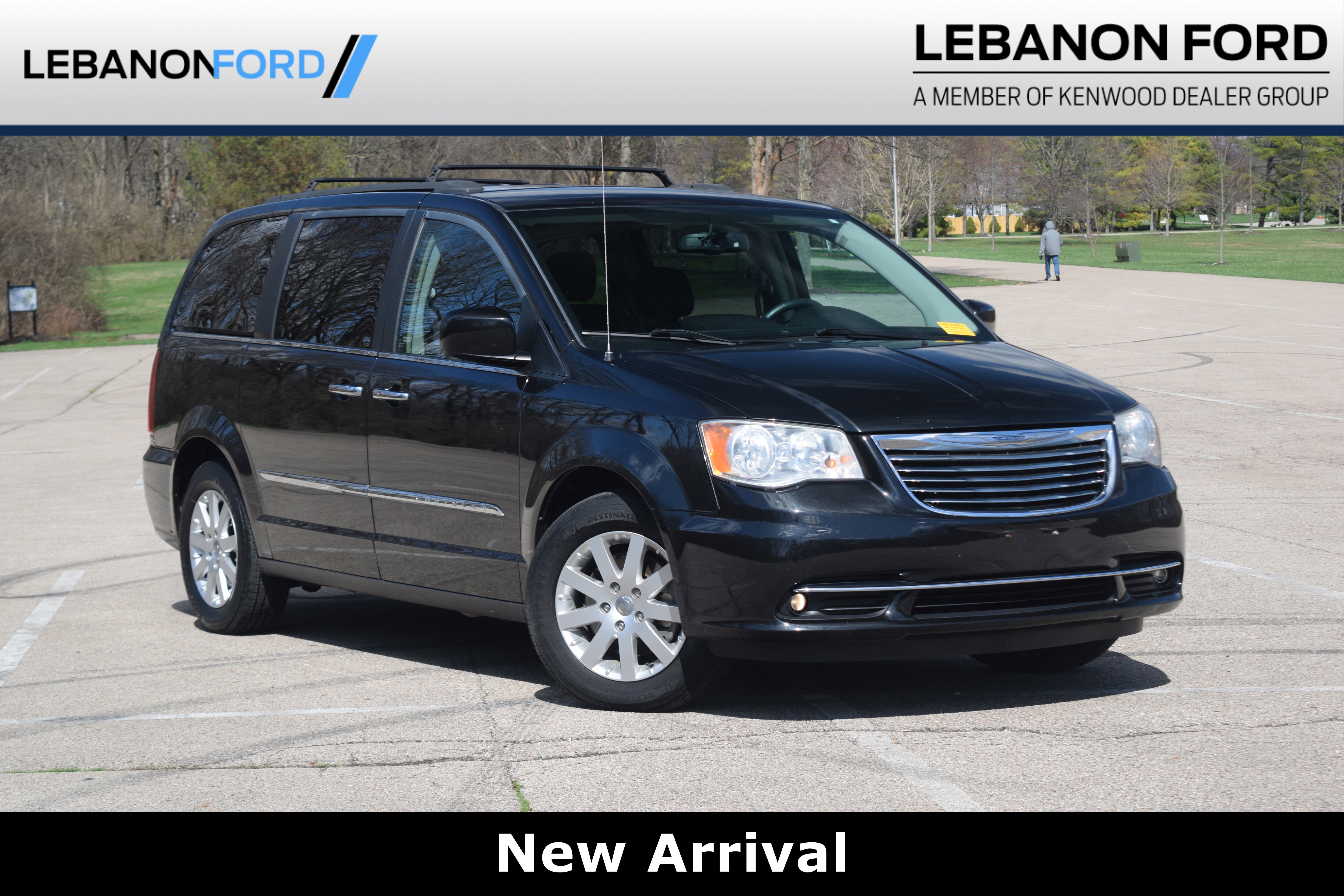 Used 2015 Chrysler Town & Country Touring w/ Driver Convenience Group image 1