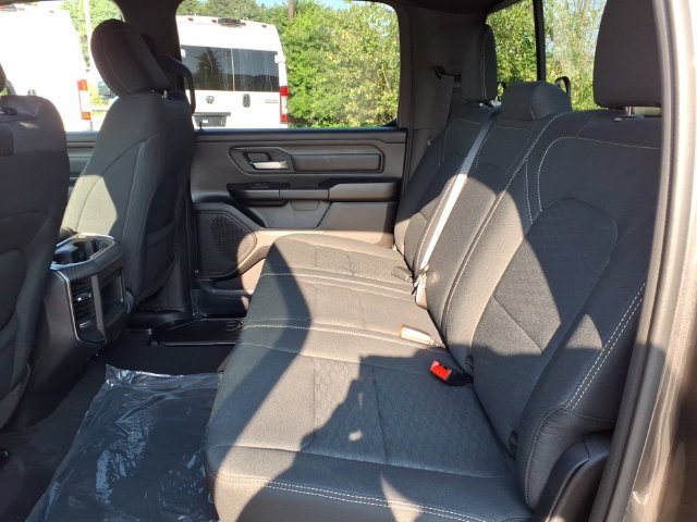 New 2026 RAM 1500 Express AWD/4WD image 13