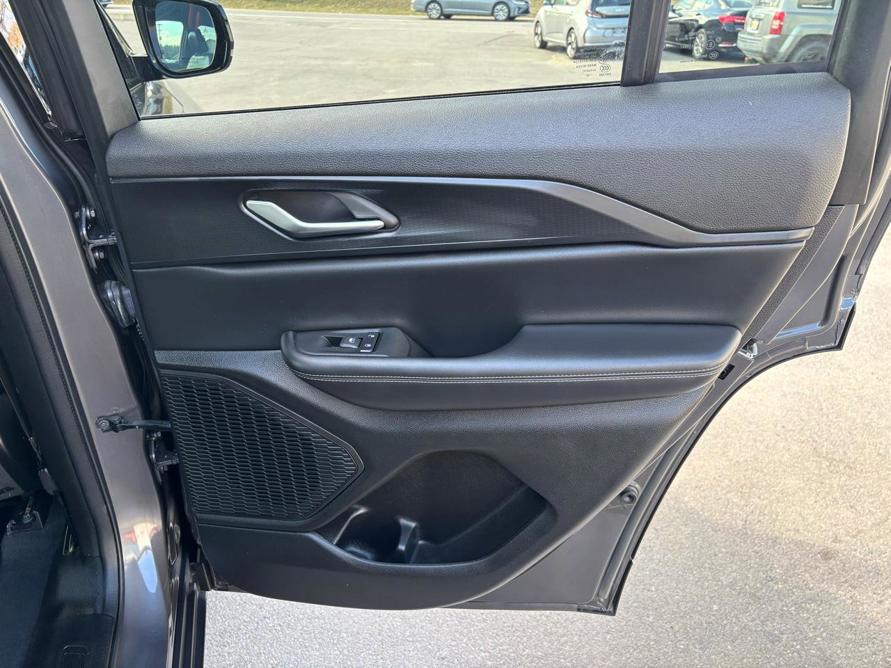 Used 2024 Jeep Grand Cherokee Altitude AWD/4WD image 20