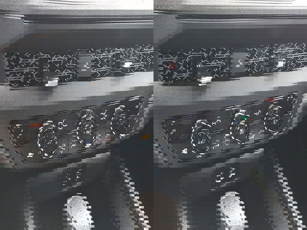 Certified 2025 Honda Accord SE image 19