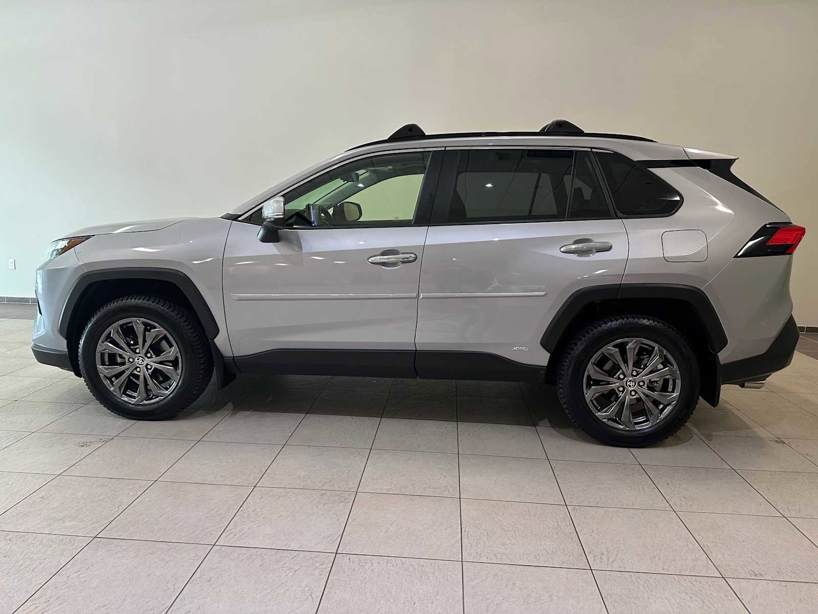 Used 2024 Toyota RAV4 Limited w/ Advanced Technology Package AWD/4WD image 3
