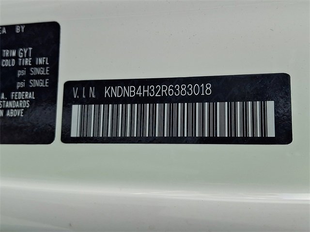 Used 2024 Kia Carnival LX image 27