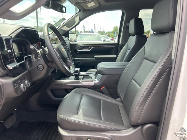 Used 2024 Chevrolet Silverado 1500 LTZ image 15