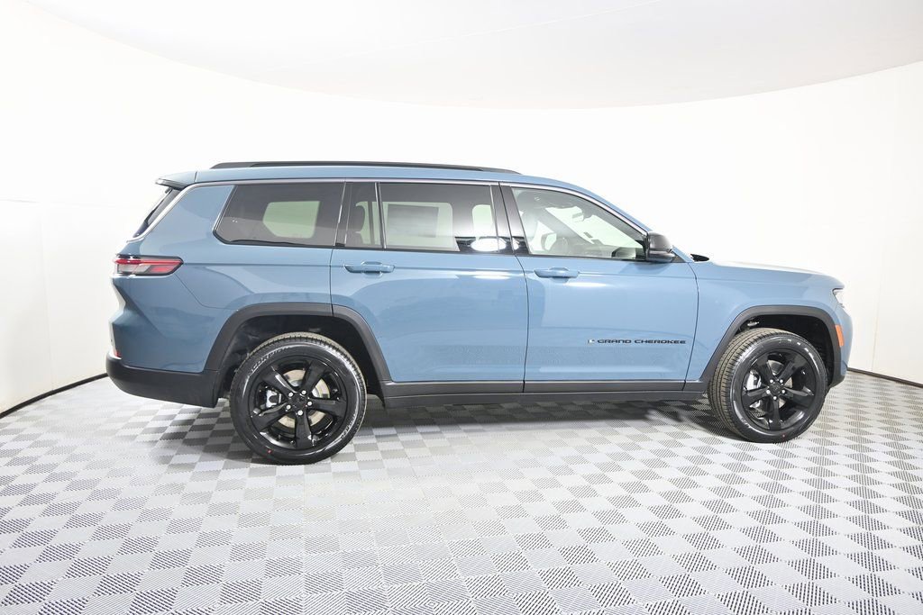 New 2026 Jeep Grand Cherokee L Limited w/ Limited Altitude Package AWD/4WD image 7