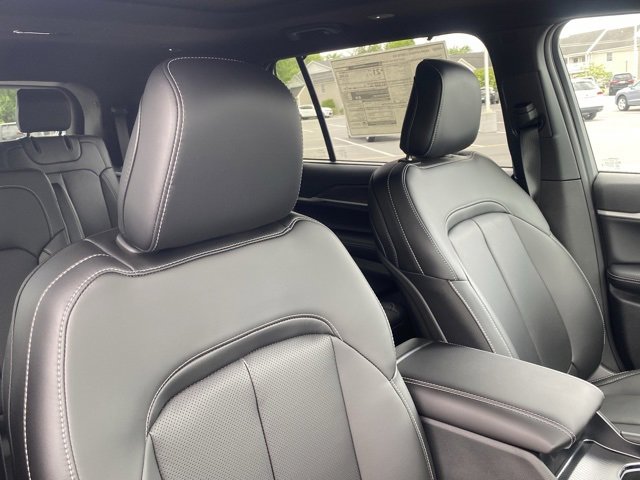 New 2025 Jeep Grand Cherokee L Limited w/ Luxury Tech Group II image 30