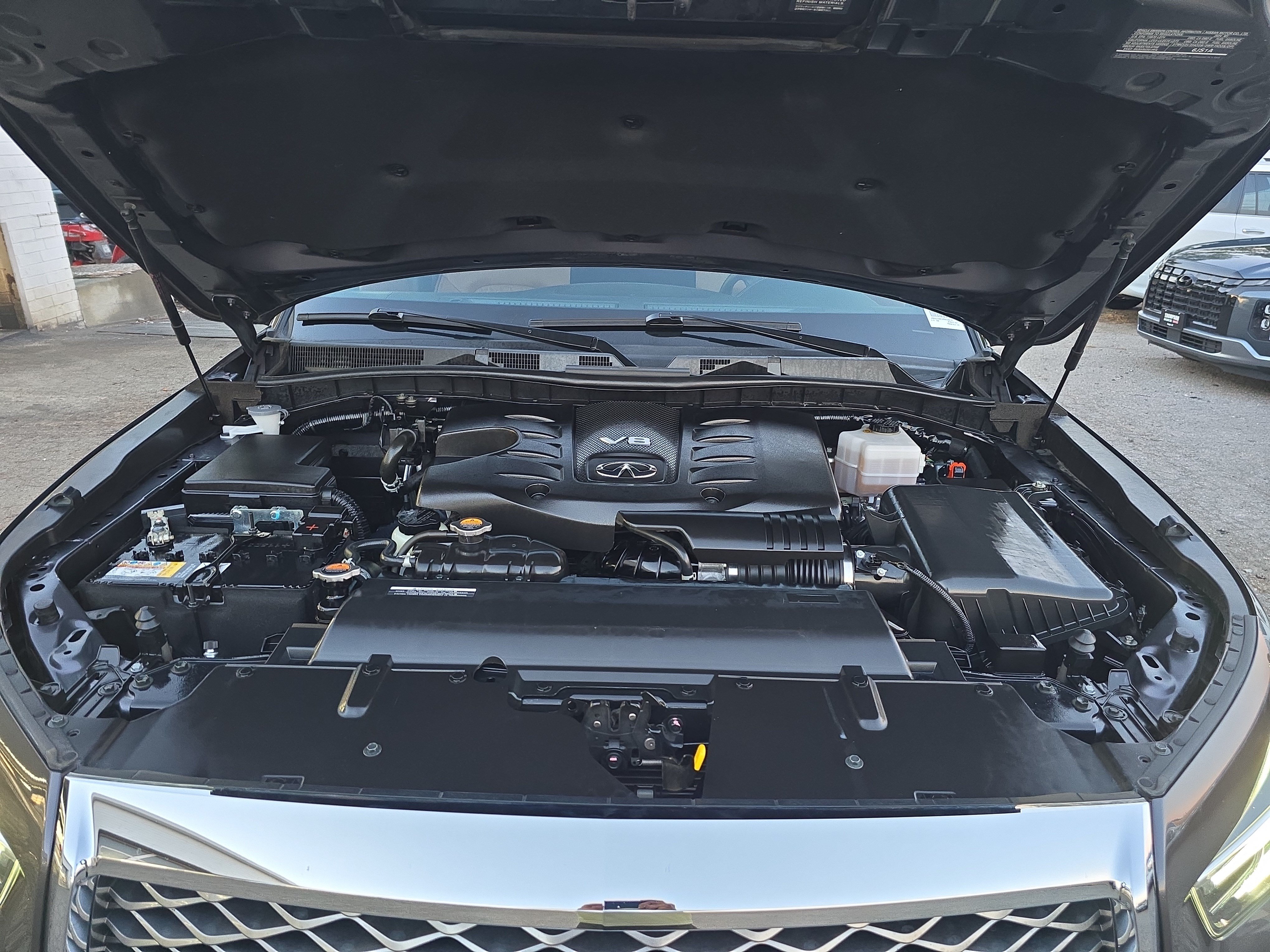 Used 2024 INFINITI QX80 Sensory w/ All-Season Package AWD/4WD image 31