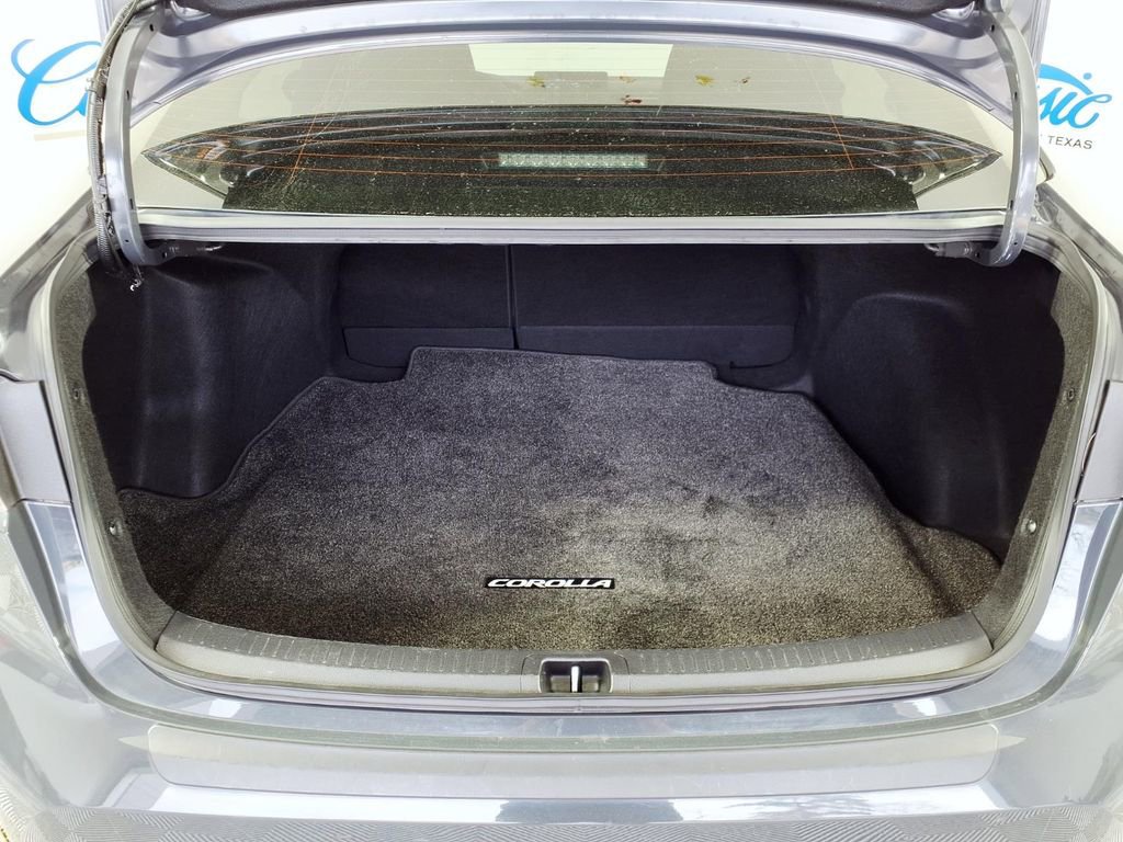 Used 2024 Toyota Corolla LE image 10