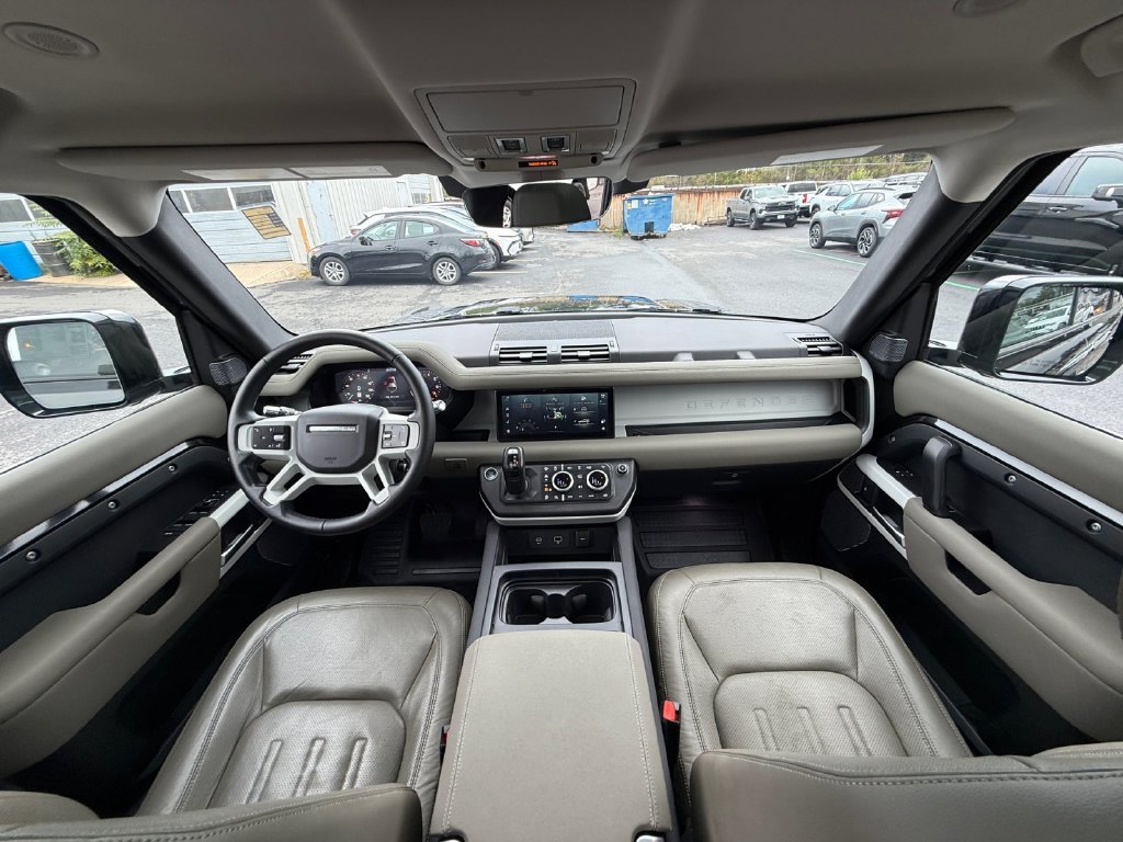 Used 2022 Land Rover Defender 110 SE AWD/4WD image 22