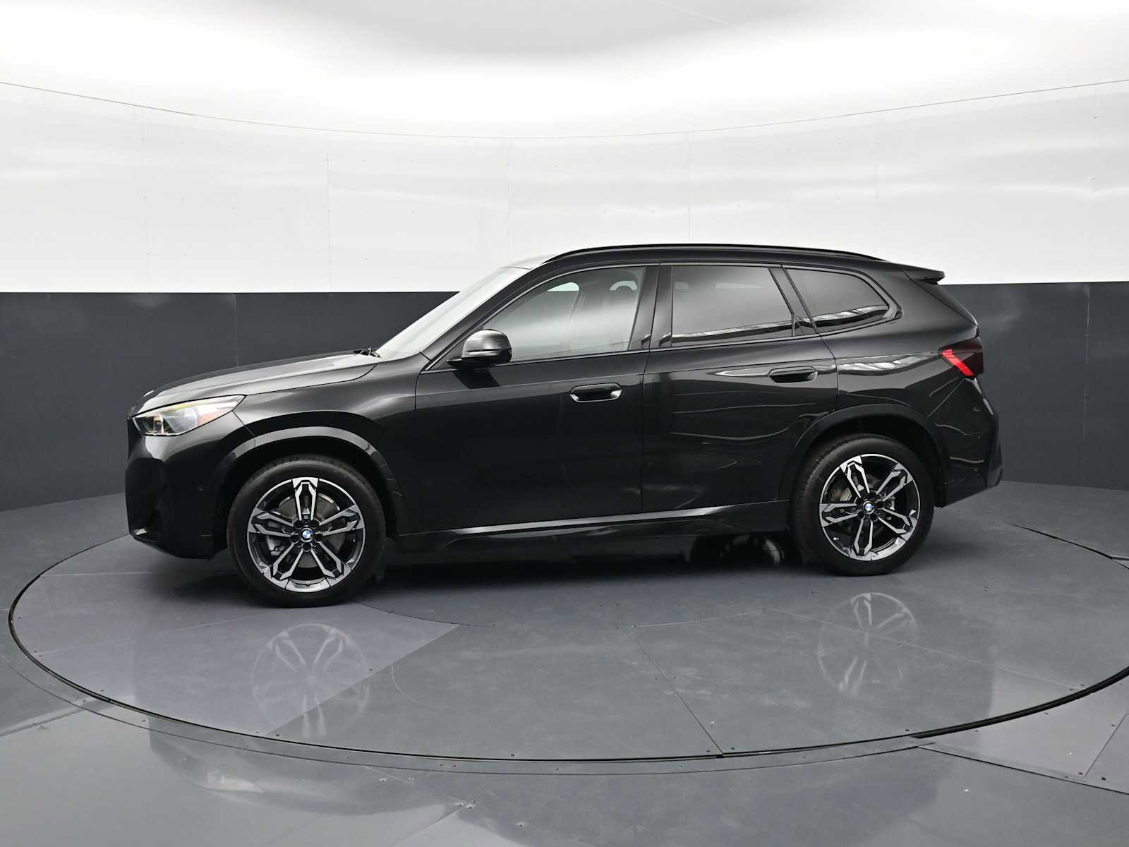 Used 2023 BMW X1 xDrive28i w/ M Sport Package image 8