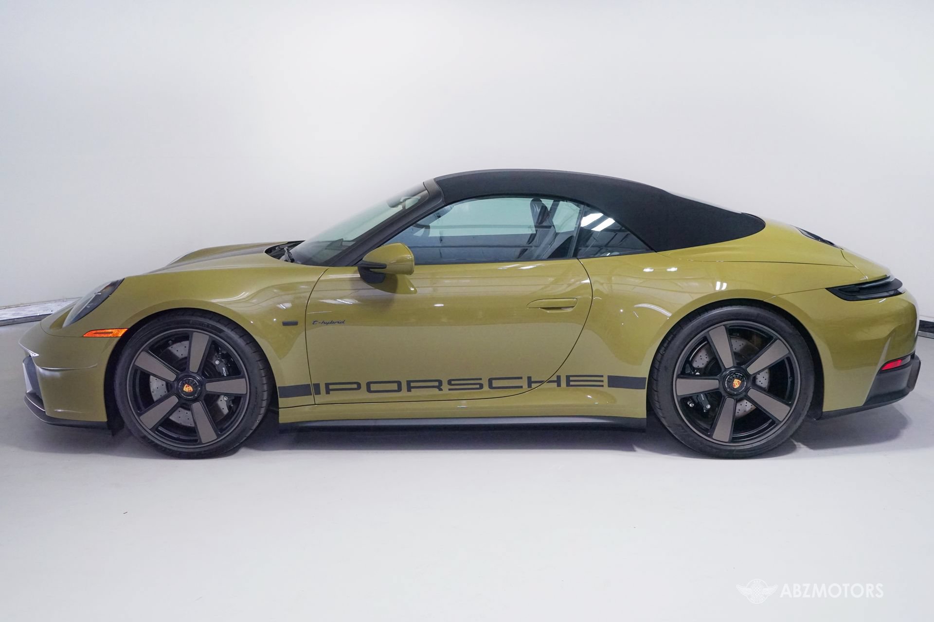 Used 2026 Porsche 911 GTS RWD image 4