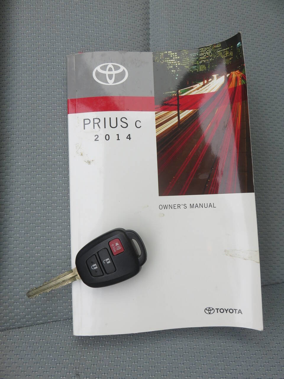 Used 2014 Toyota Prius C One FWD image 32