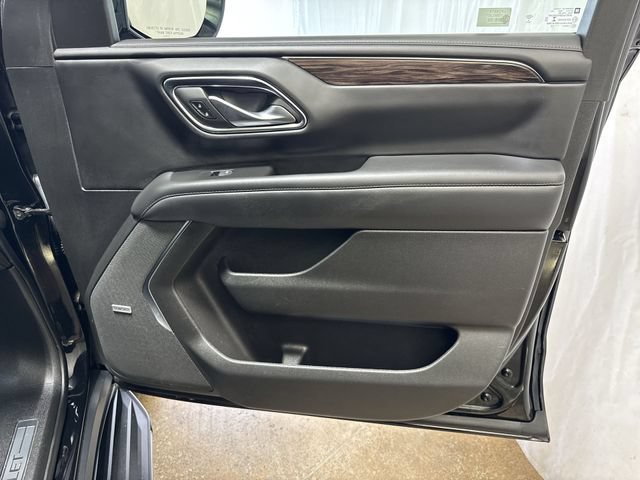 Certified 2022 Chevrolet Tahoe LT w/ Luxury Package AWD/4WD image 32