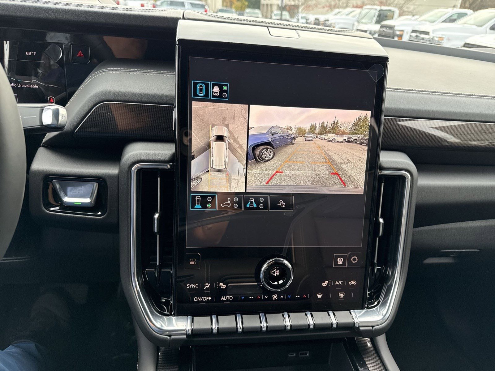 New 2026 GMC Yukon Elevation image 17