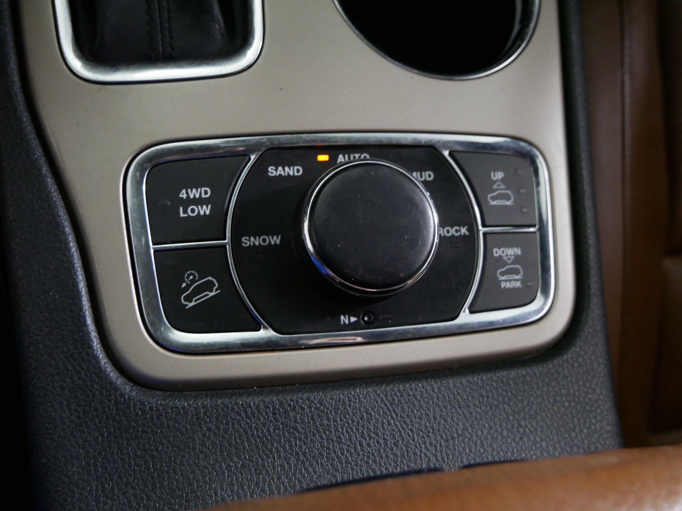 Used 2017 Jeep Grand Cherokee Summit AWD/4WD image 29