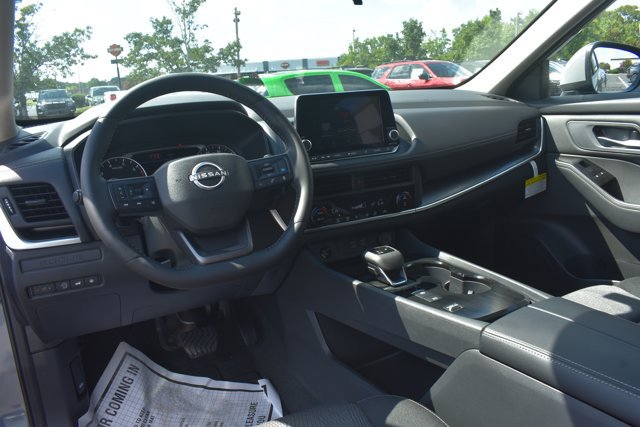 New 2026 Nissan Rogue SV FWD image 17