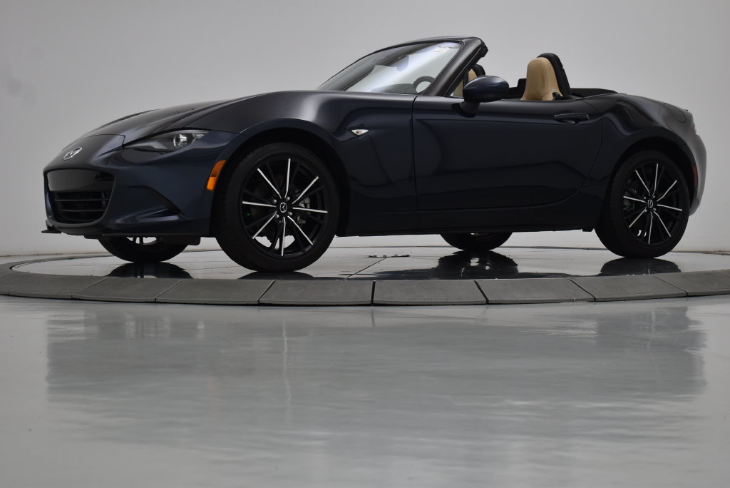 Certified 2025 MAZDA MX-5 Miata Grand Touring RWD image 16