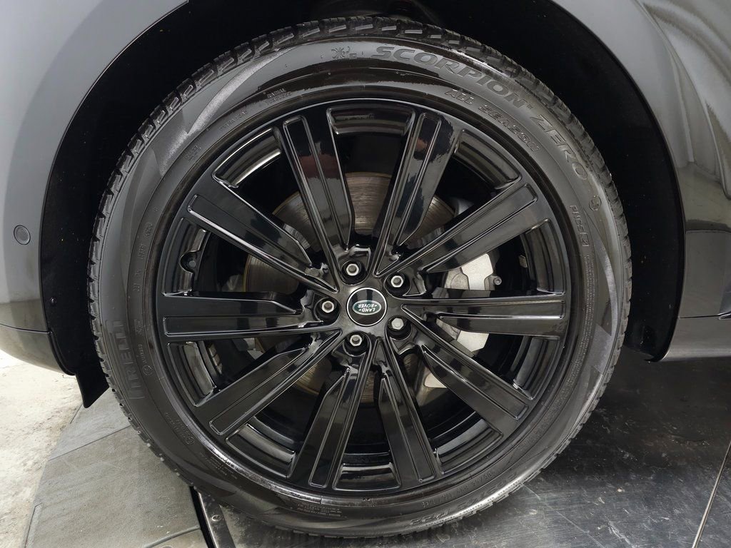 Used 2023 Land Rover Range Rover SE image 13