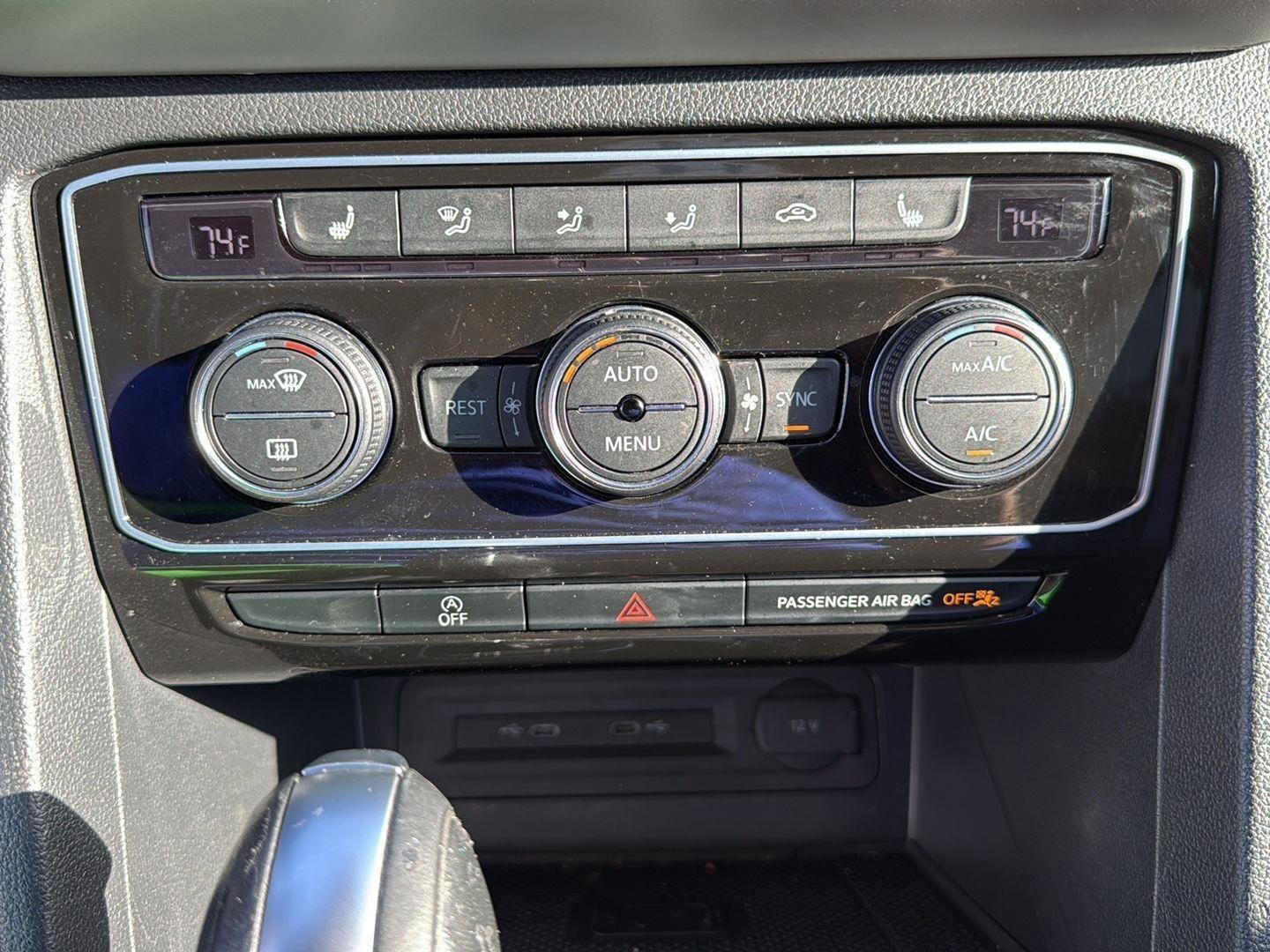 Used 2023 Volkswagen Atlas SE image 17