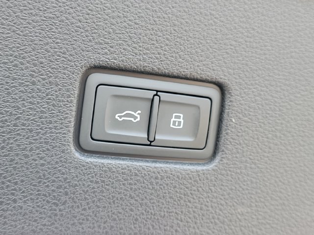 Used 2021 Audi Q8 Premium Plus AWD/4WD image 10