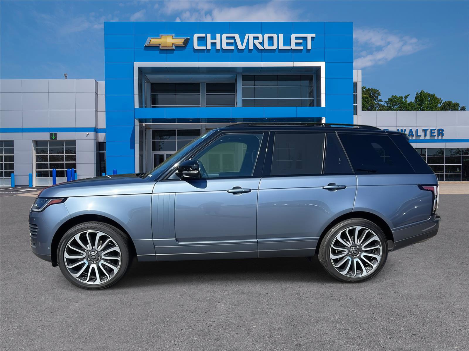Used 2020 Land Rover Range Rover HSE image 2